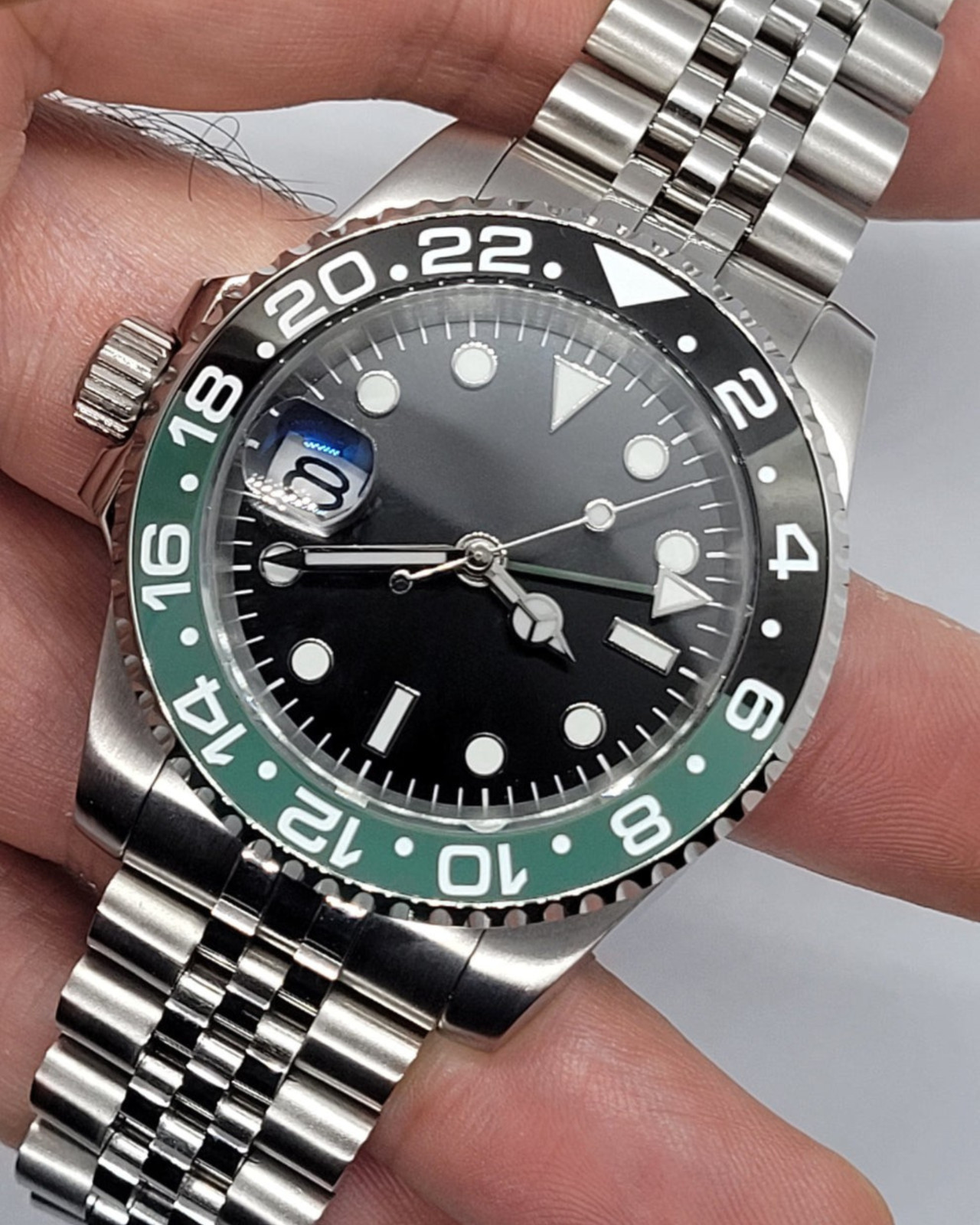 PrimeCrown Left-Crown GMT Automatic | Green/Black Bezel | NH34