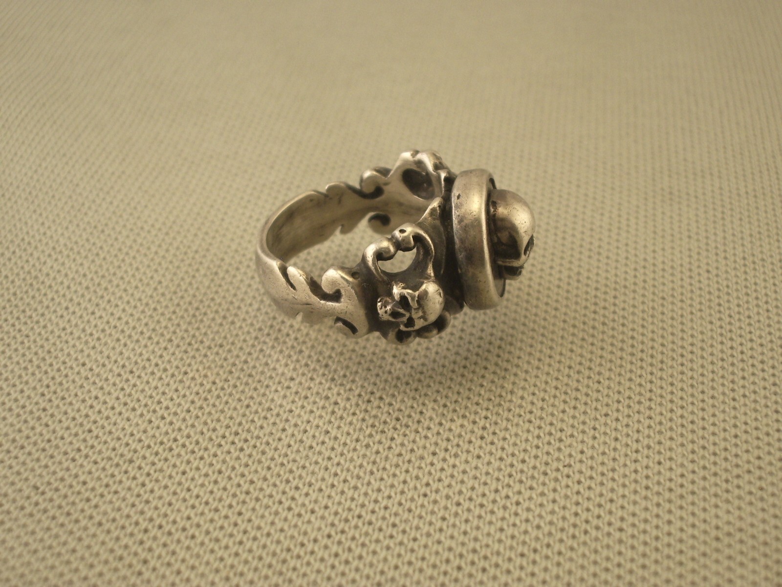 Rare antique silver Memento Mori Skull Ring Size 7.5