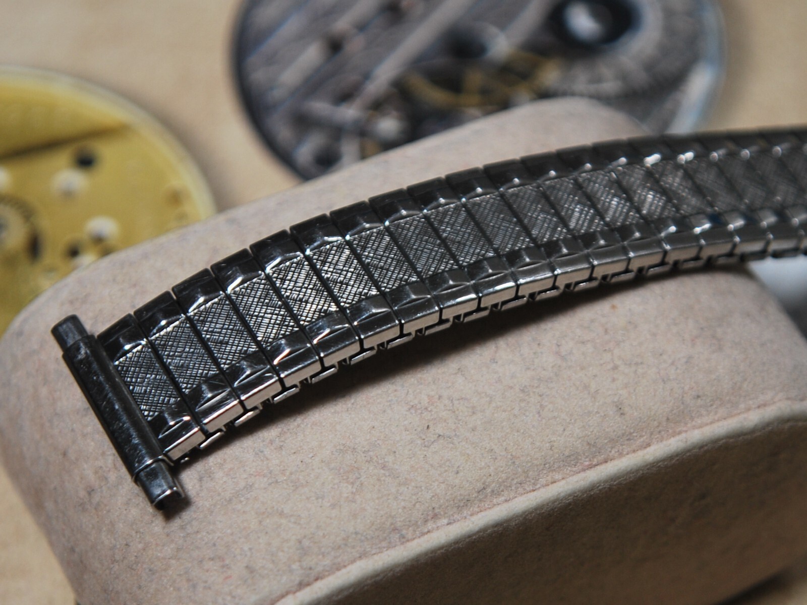 Nice 16MM to 22MM Stainless Steel Men’s Expansion Watch Band –CHA020223