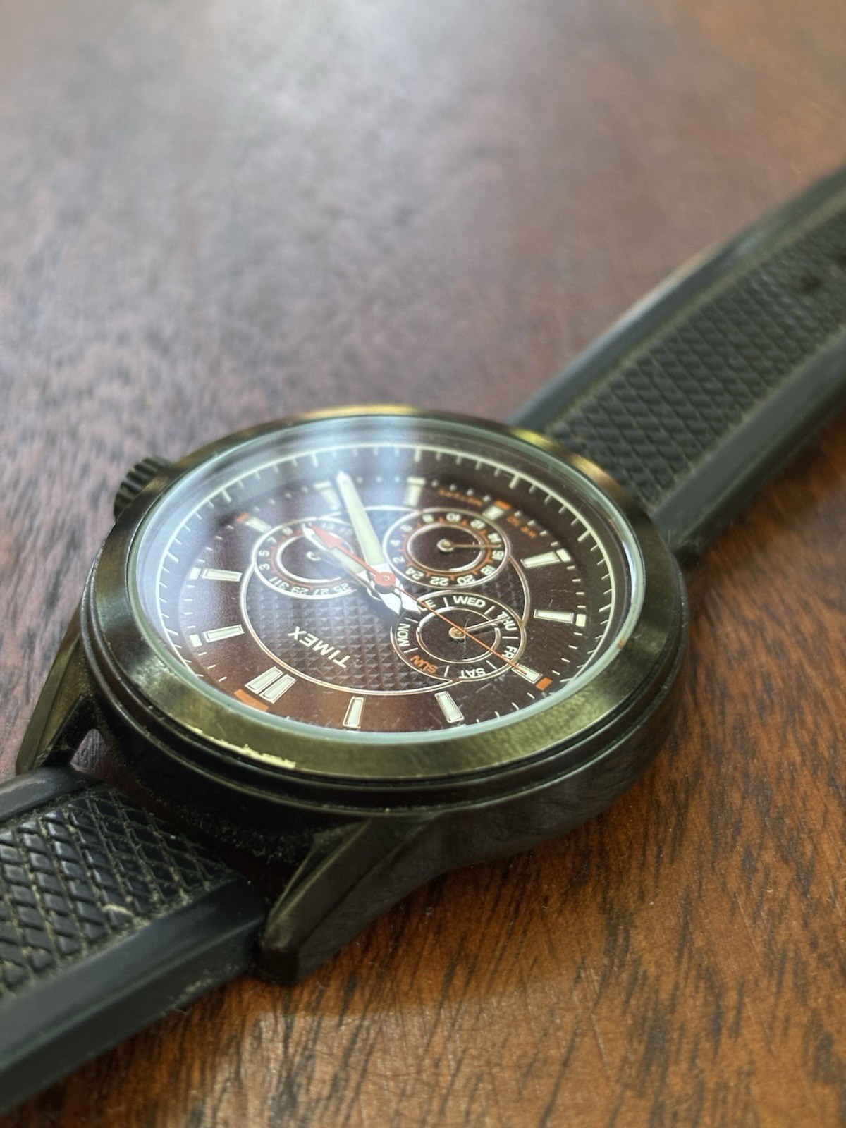 Timex Quartz Analog chronograph Black/Orange Dial Rubber strap