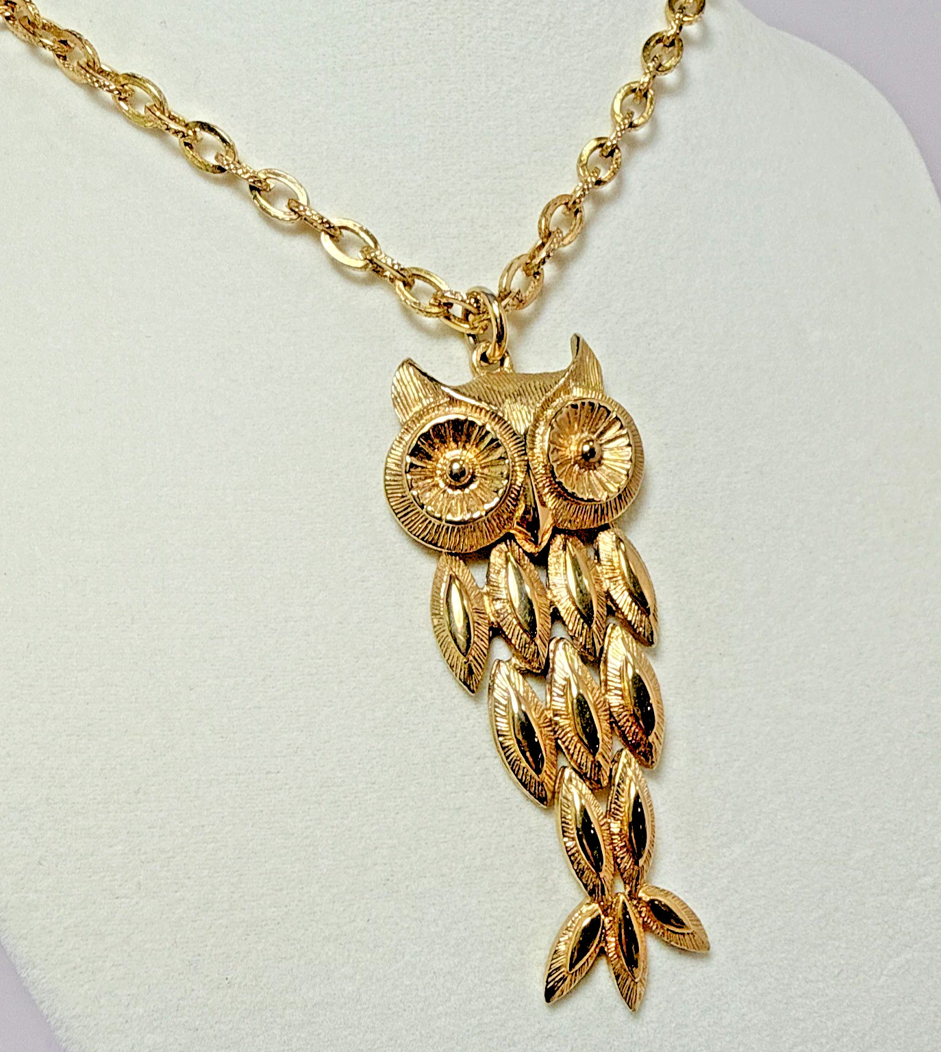 Vintage Avon Wise Guy Owl Articulated Movable Pendant Long Chain Necklace