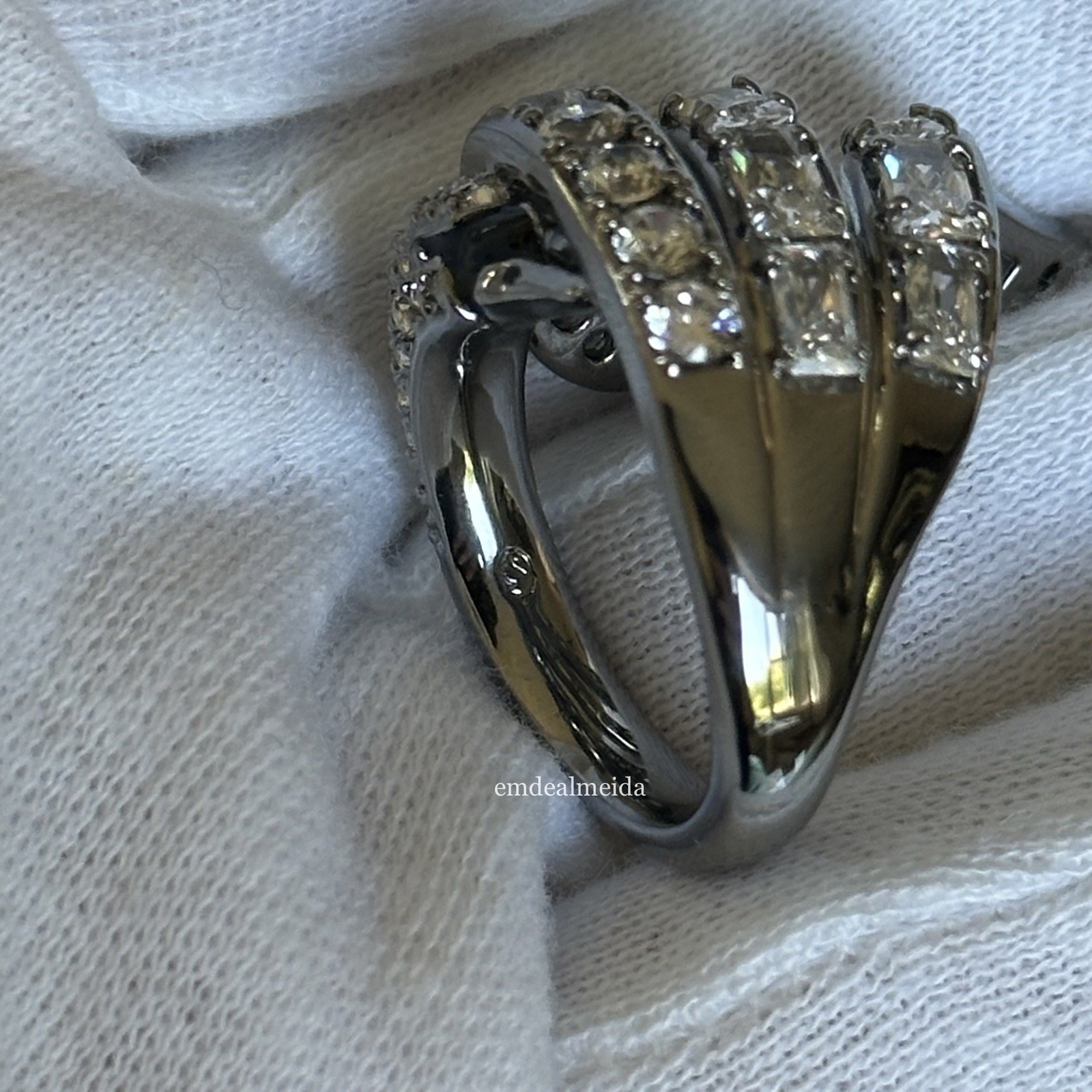 Swarovski Crystal Vienna Collection Swan Ring Ruthenium Plated 55 (US 7) 5709285