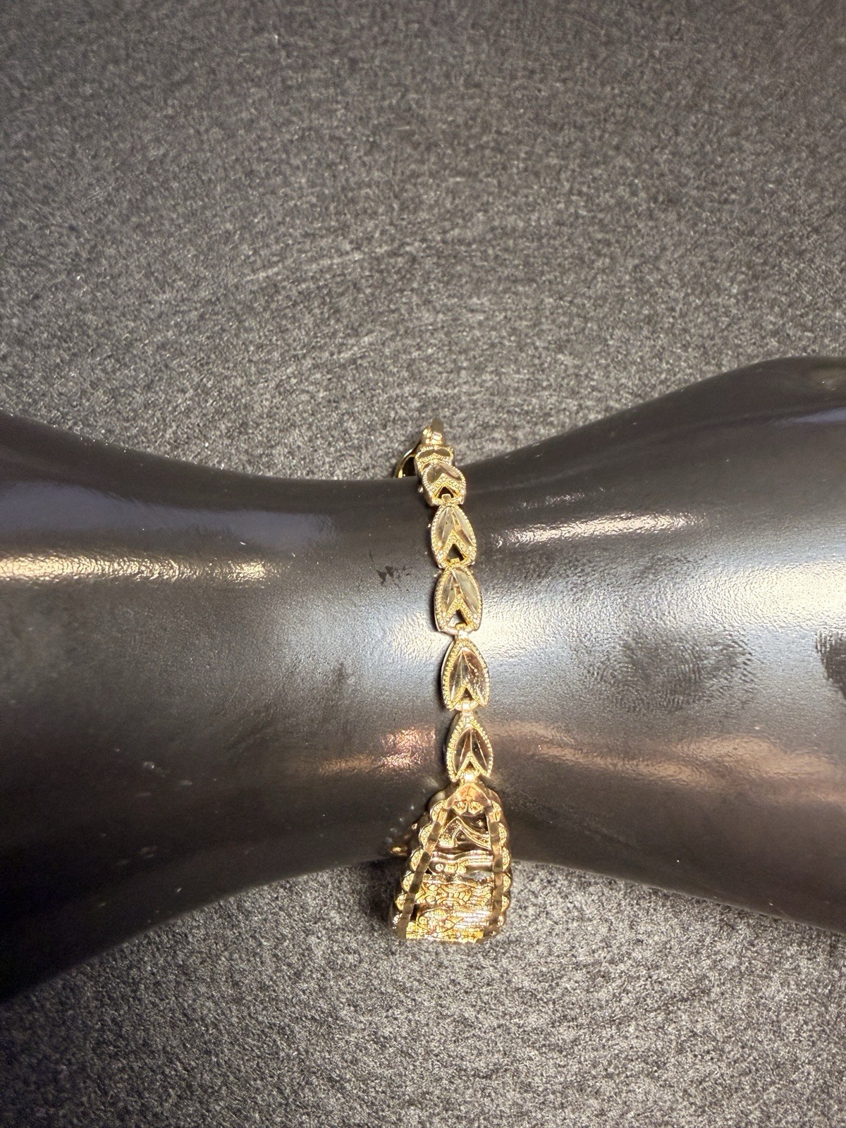 XP 14k Gold Plated Woman’s Bracelet 7.5 Inch Long High Quality