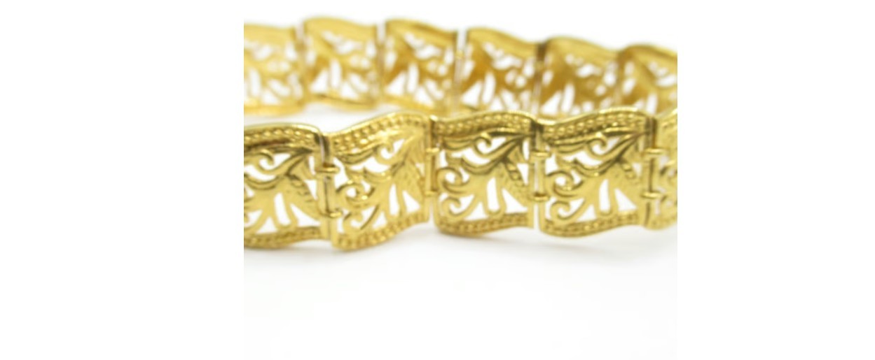 STS Karis Vintage Bracelet Link Floral Design Gold Tone
