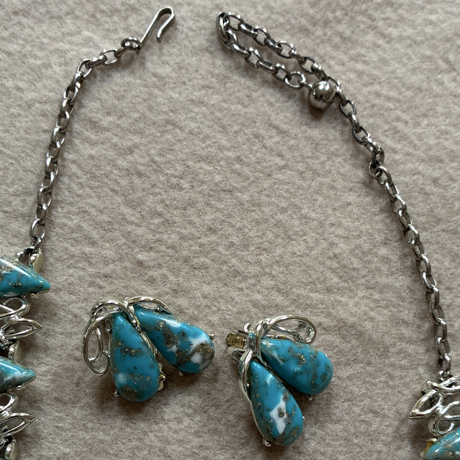 Vintage 50s-60s Silver tone Faux Turquoise Teardrop Necklace & Clip earrings set