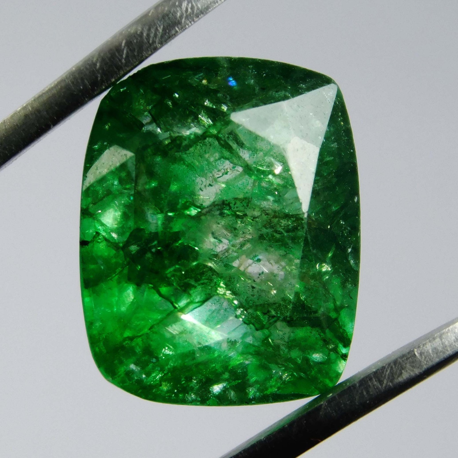 Natural Colombian Emerald Cushion Cut 6.80 Carat Green CERTIFIED Loose Gemstone