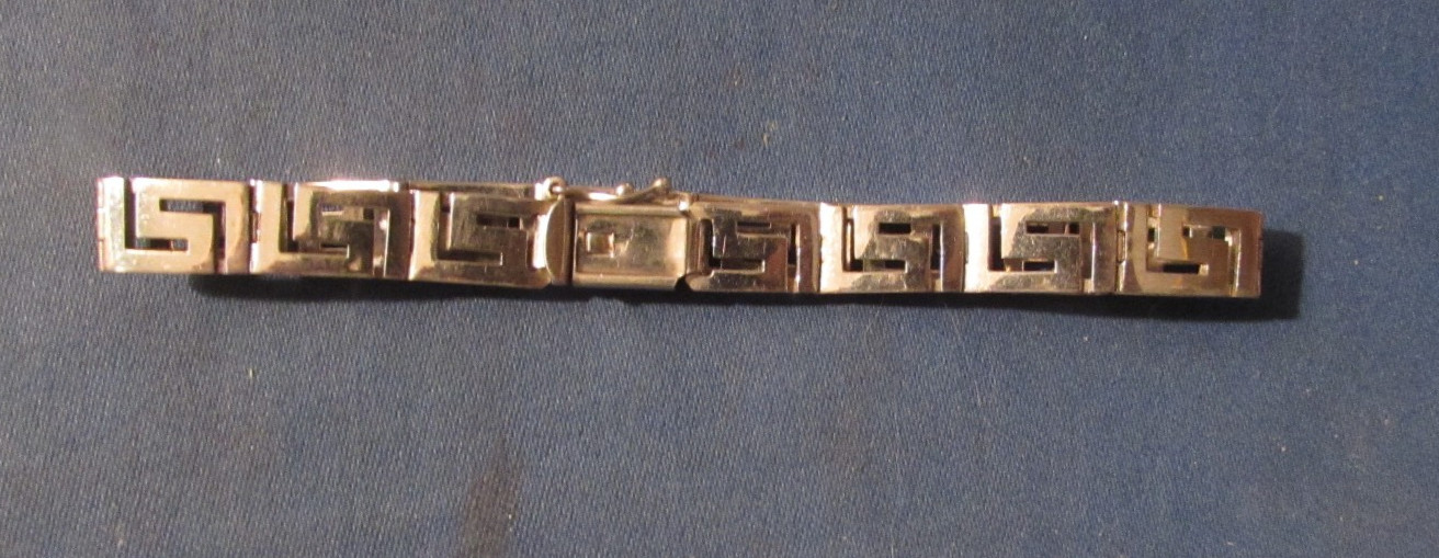 VINTAGE GREEK KEY STERLING SILVER LINK BRACELET 8” BOX CLOSURE 18 GRAMS