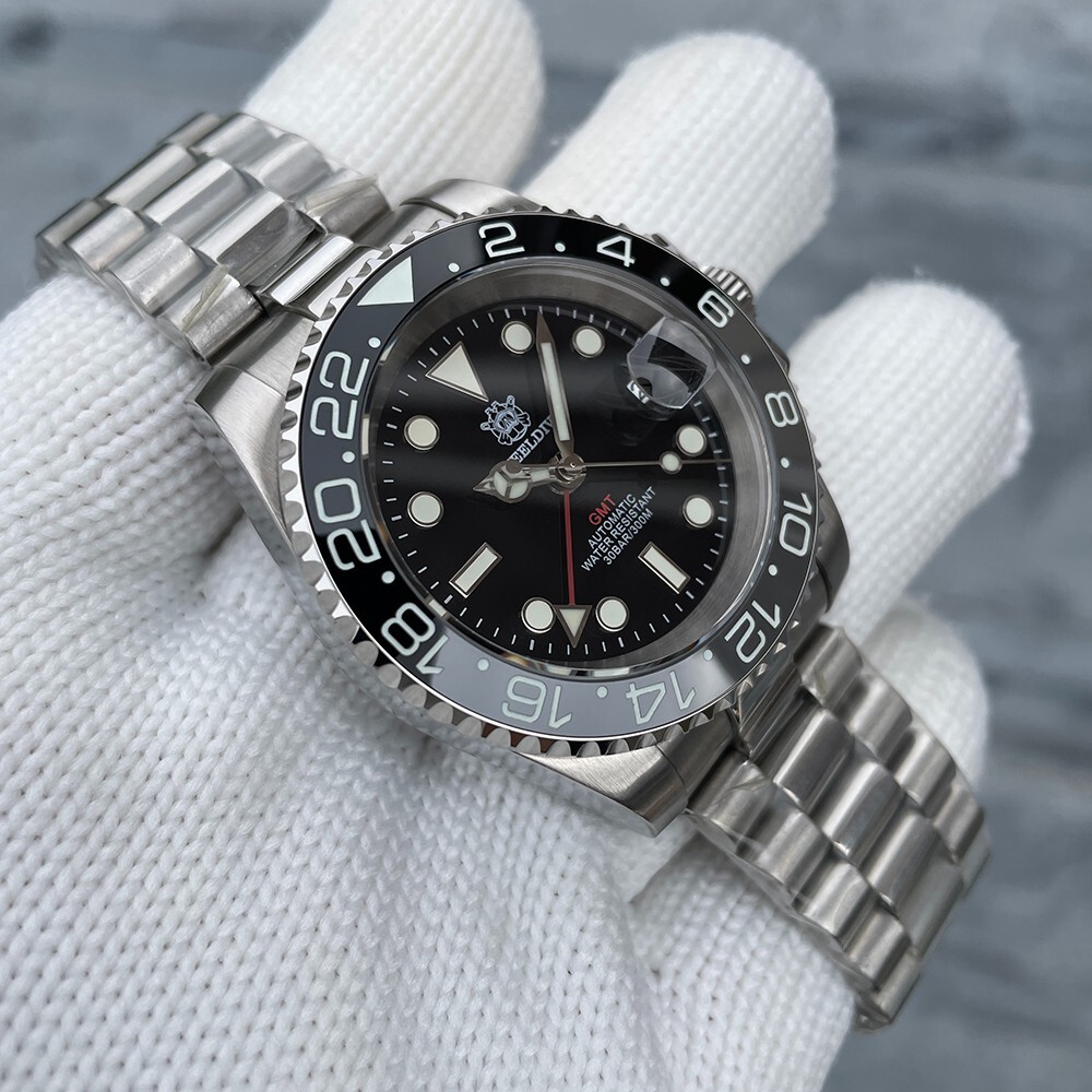 Steeldive SD1993, GMT, ‘Bruce Wayne’, NH34, Sapphire, Lume, 300m Diver, Diving
