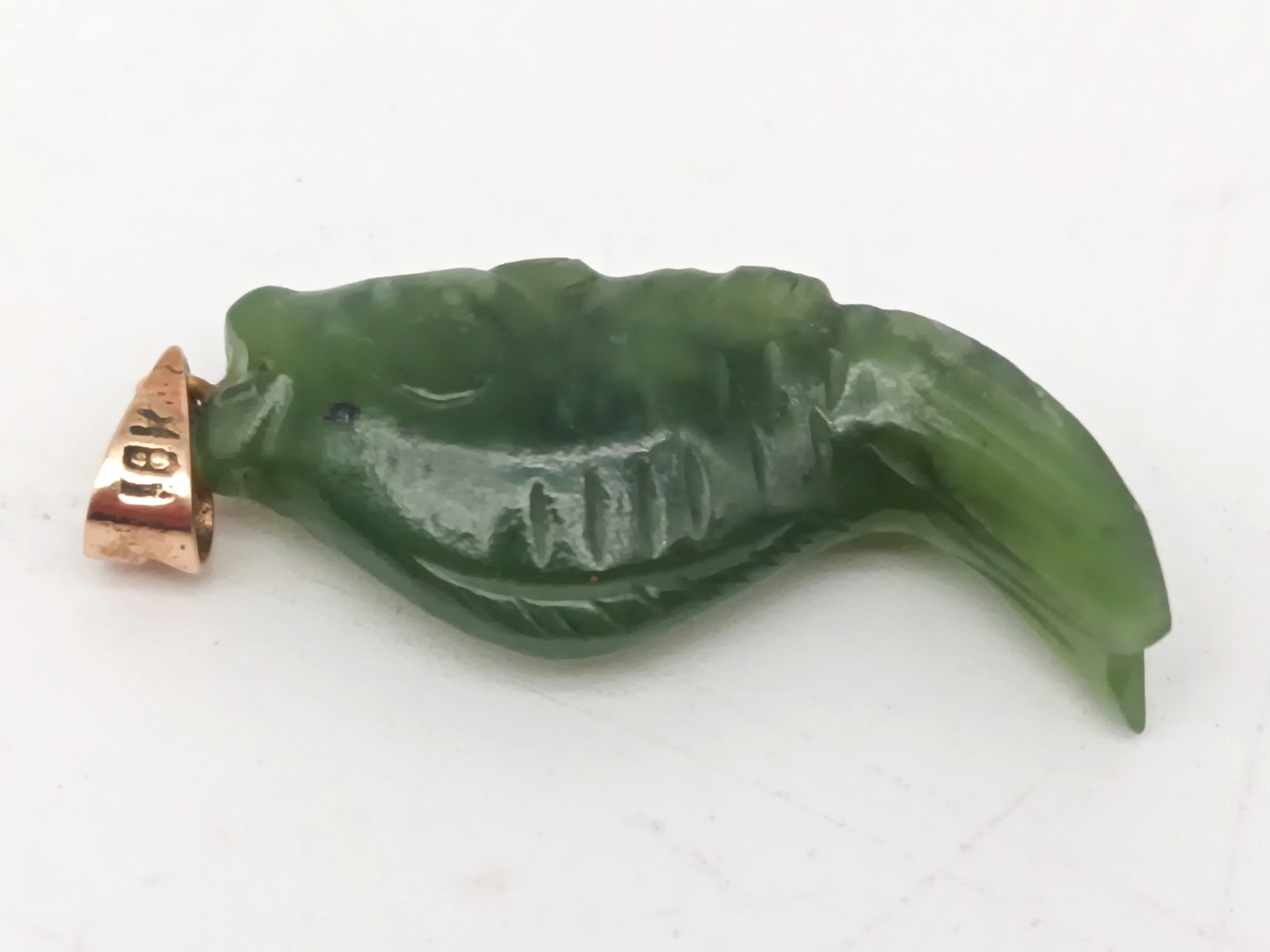 Vintage 18k Yellow Gold Pendant – Green Jadeite Hand Carved Koi Fish Hong Kong