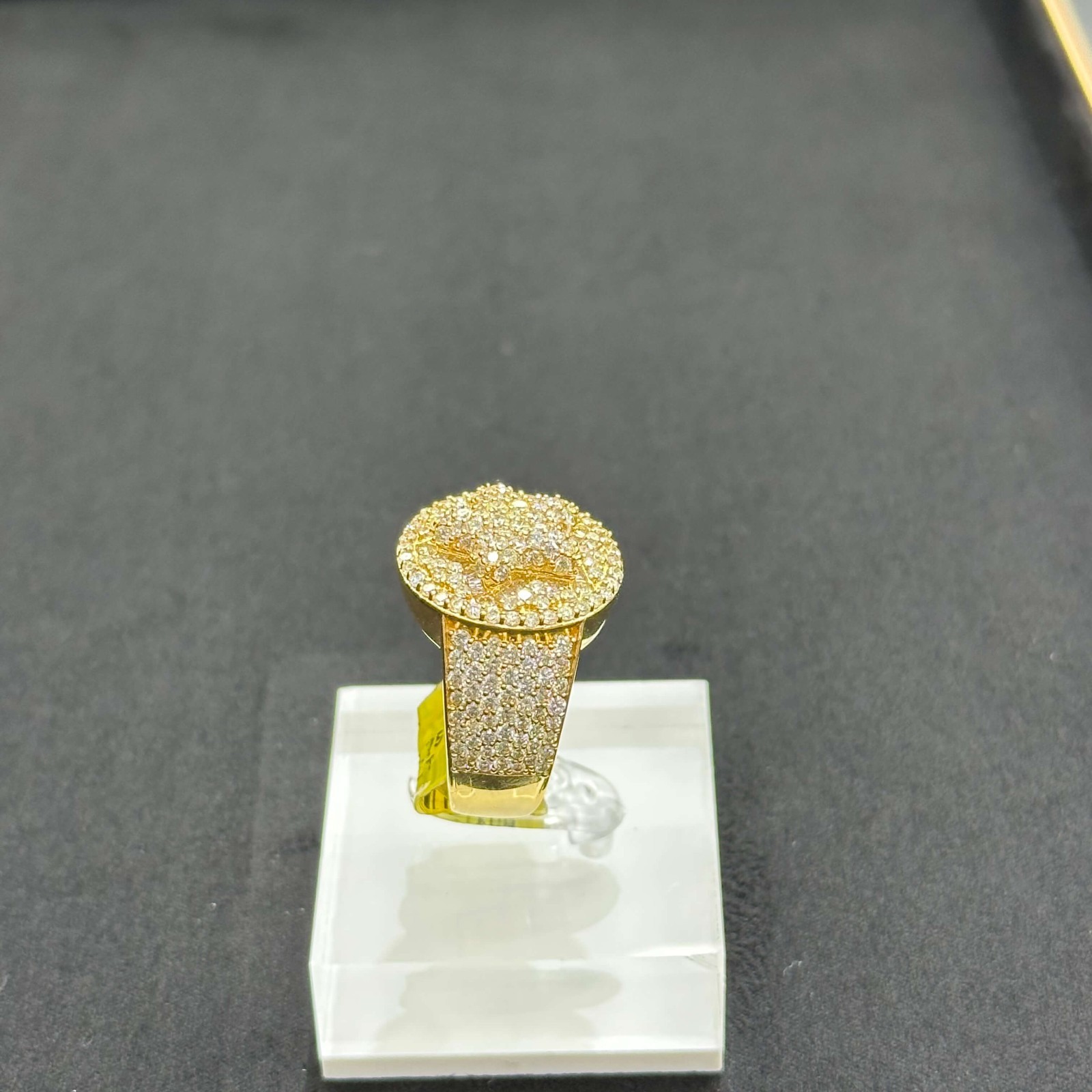Star Shape Ring with Natural Diamond 3.71 ctw and 10k Yellow Gold