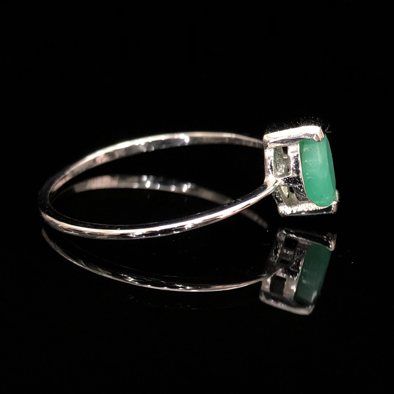 Natural Emerald Gemstone 925 Sterling Silver Ring Oval Top Rich Green 7.5