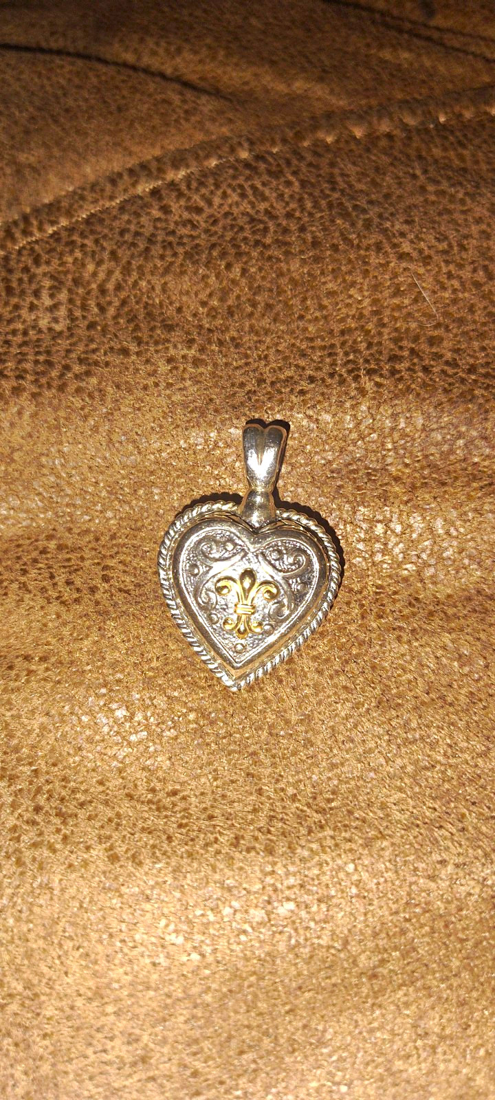 Heart Charm Pendant Necklace Silver Tone Fleur-de-Lis Theme No Stone