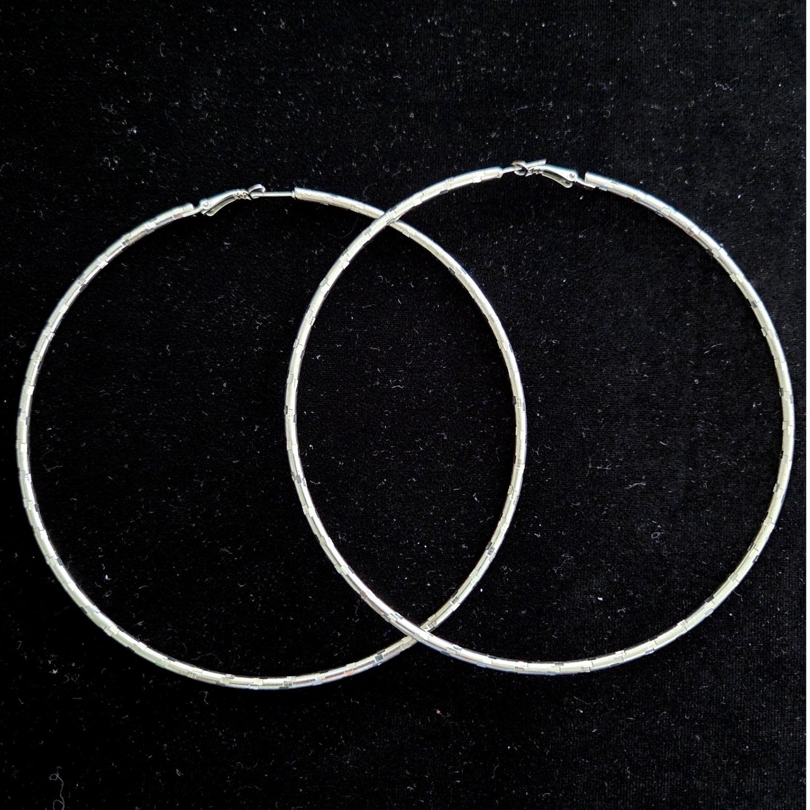 Silver Tone Extra Large 5″ Textured Round Hoop Earrings Latch Back Statement