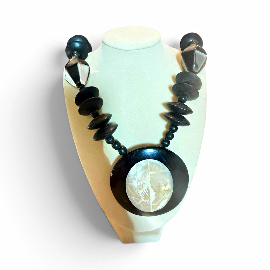 Black Ball Bead Necklace, Round White Stone Bezel Pendant, Adjustable, Boho