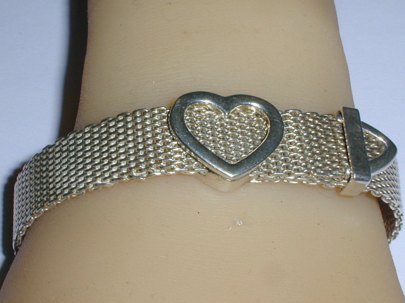 TIFFANY & CO STERLING SILVER SOMERSET MESH BUCKLE BRACELET W/ HEART- 7″ !