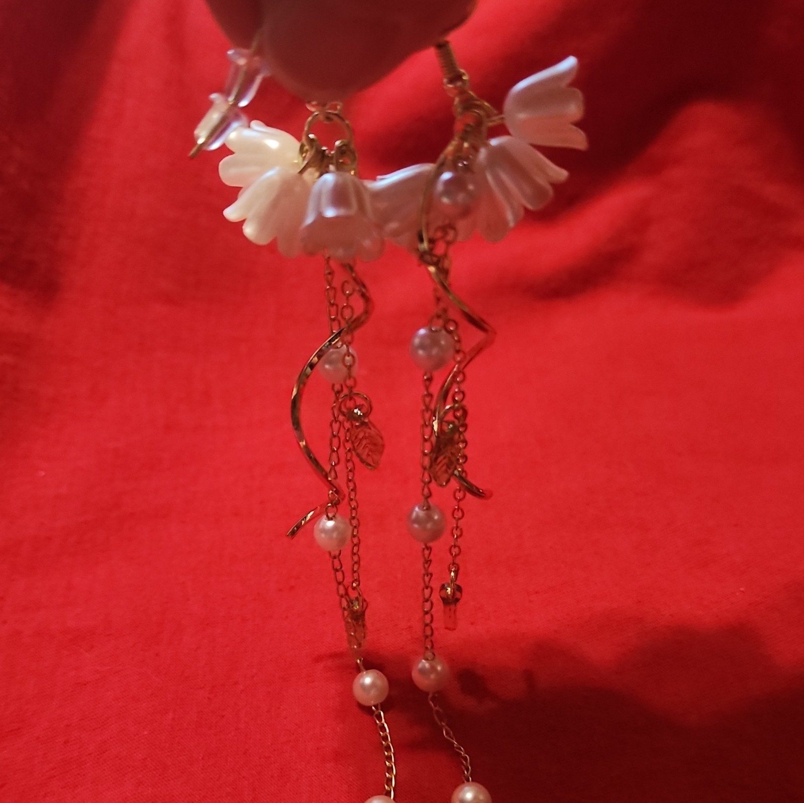 Gold Tone White Flower Simulated Pearl Dangle Drop Hook Earrings 6 in