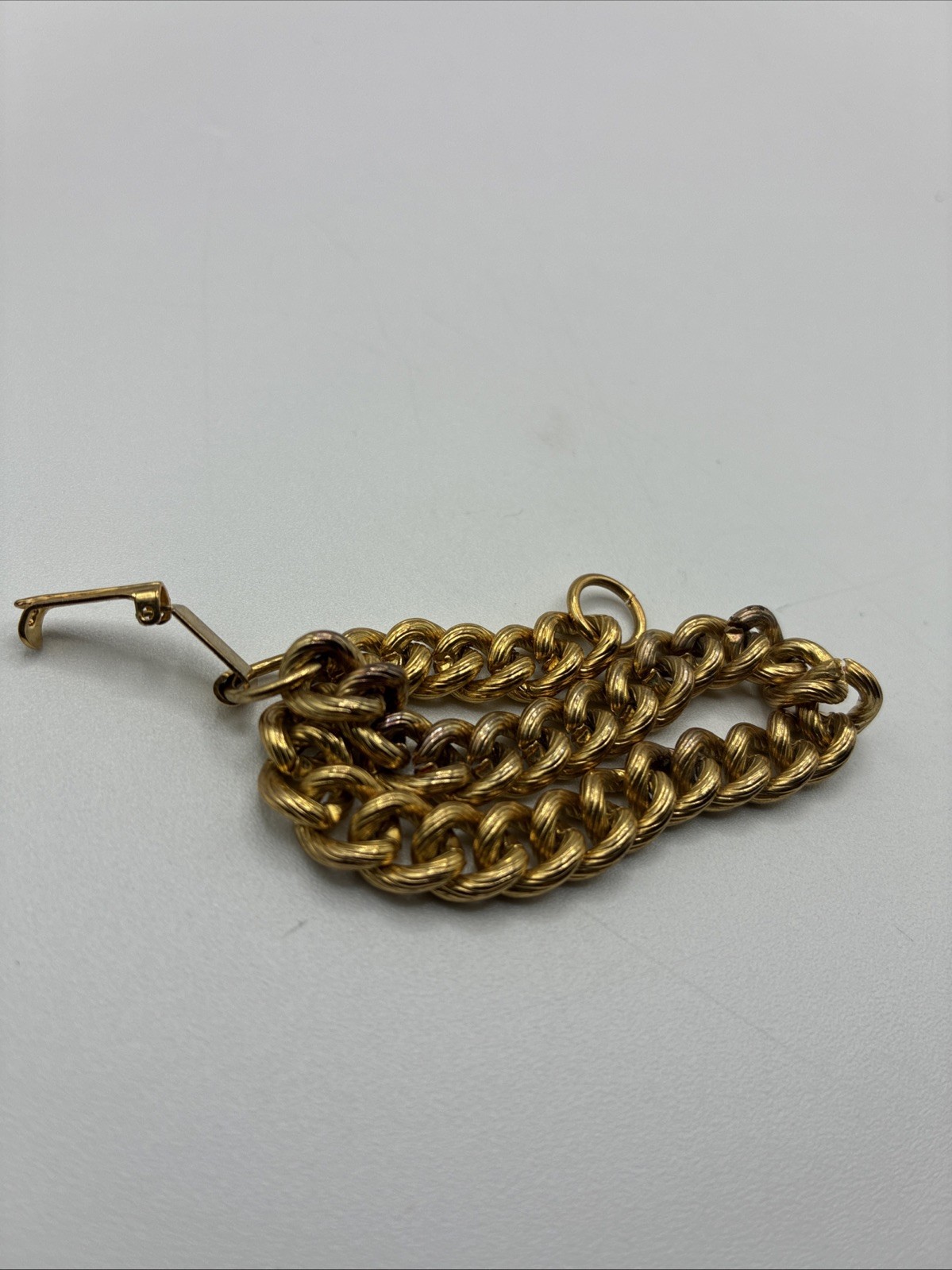 Vintage Gold Tone Curb Chain Bracelet Textured Cuban Link Fold Over Clasp 7.25″