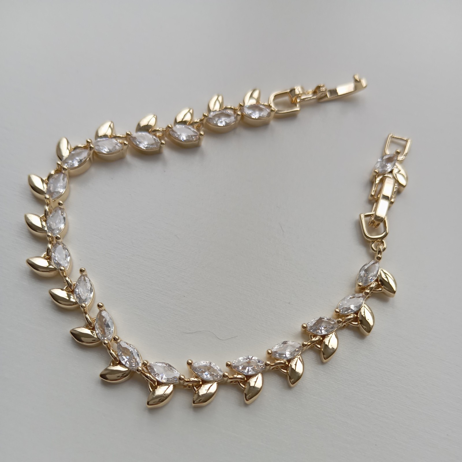 NEW Gold Plated Cubic Zirconia Stainless Steel Leaf Design Bracelet-16-18cm Long