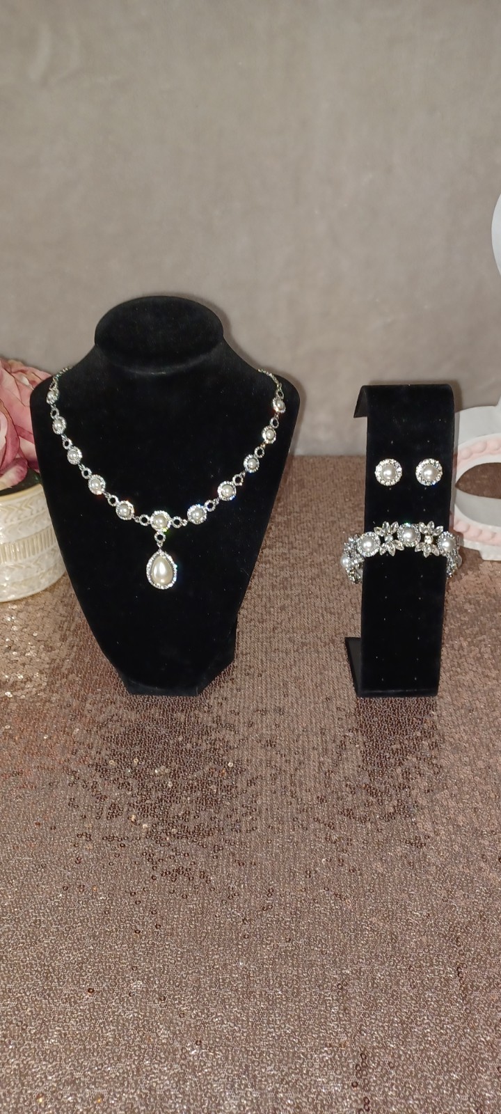 Elegant jewelry set for formal occasion