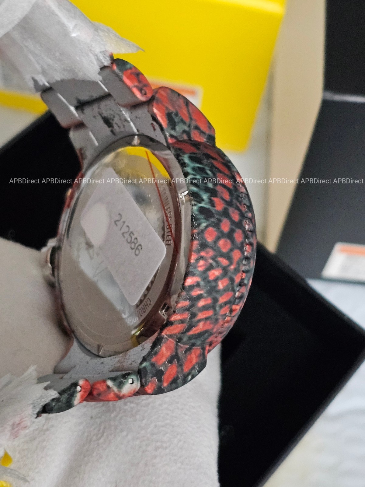 Invicta – Pro Diver HYDROPLATED Snake Skin – Chrono Black RED – 52mm mens watch