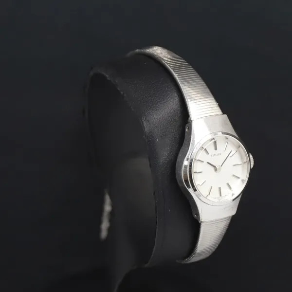 Working, manual-winding Citizen watch, excellent condition, 4-676033, silver dia
