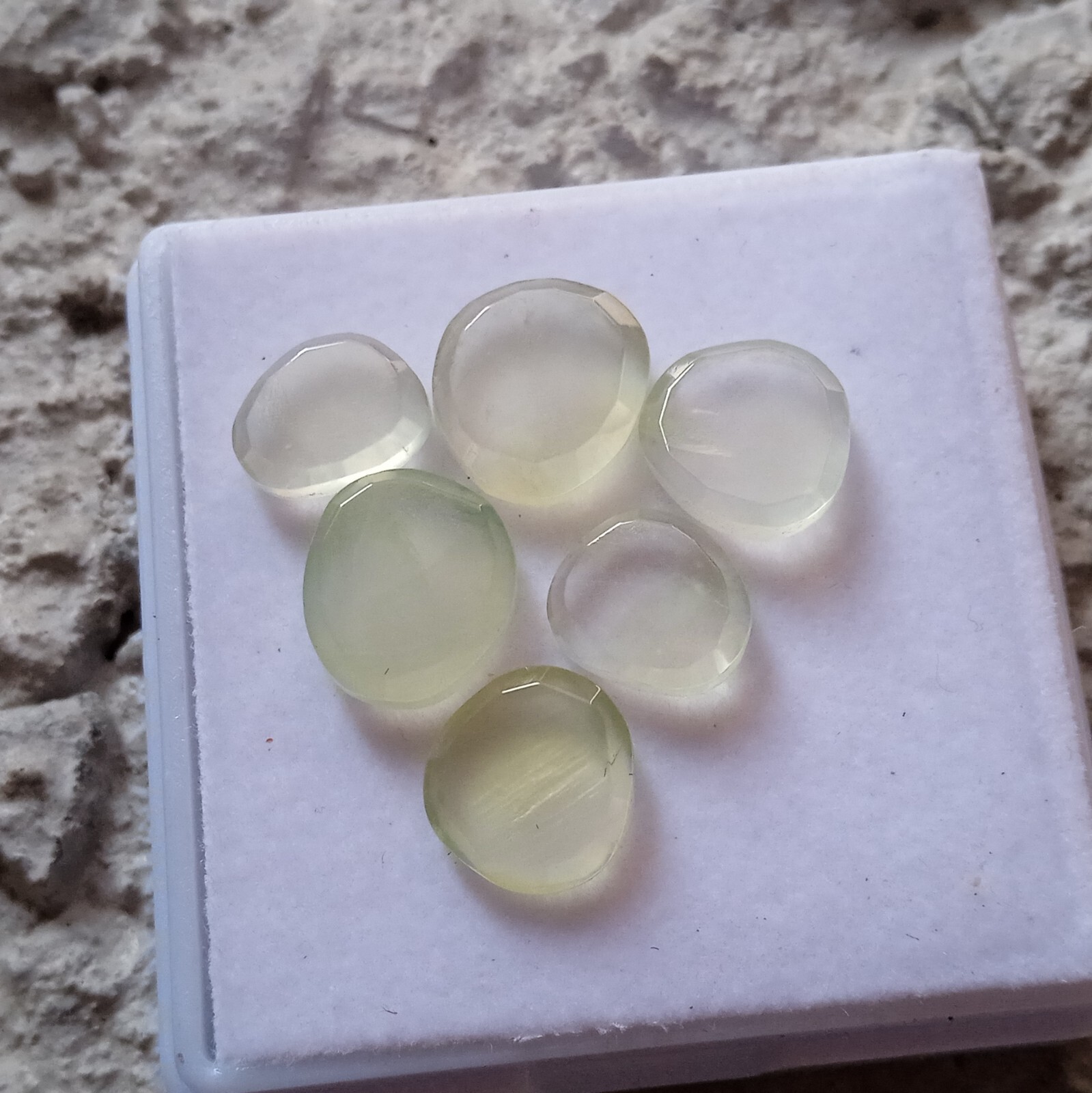 15 Carat Natural Mint Green Color Prehnite Flat Cut Both Side 6 Piece Lot