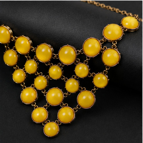Avon Shimmering Bubbles Necklace Cream In Original Box Fast Shipping