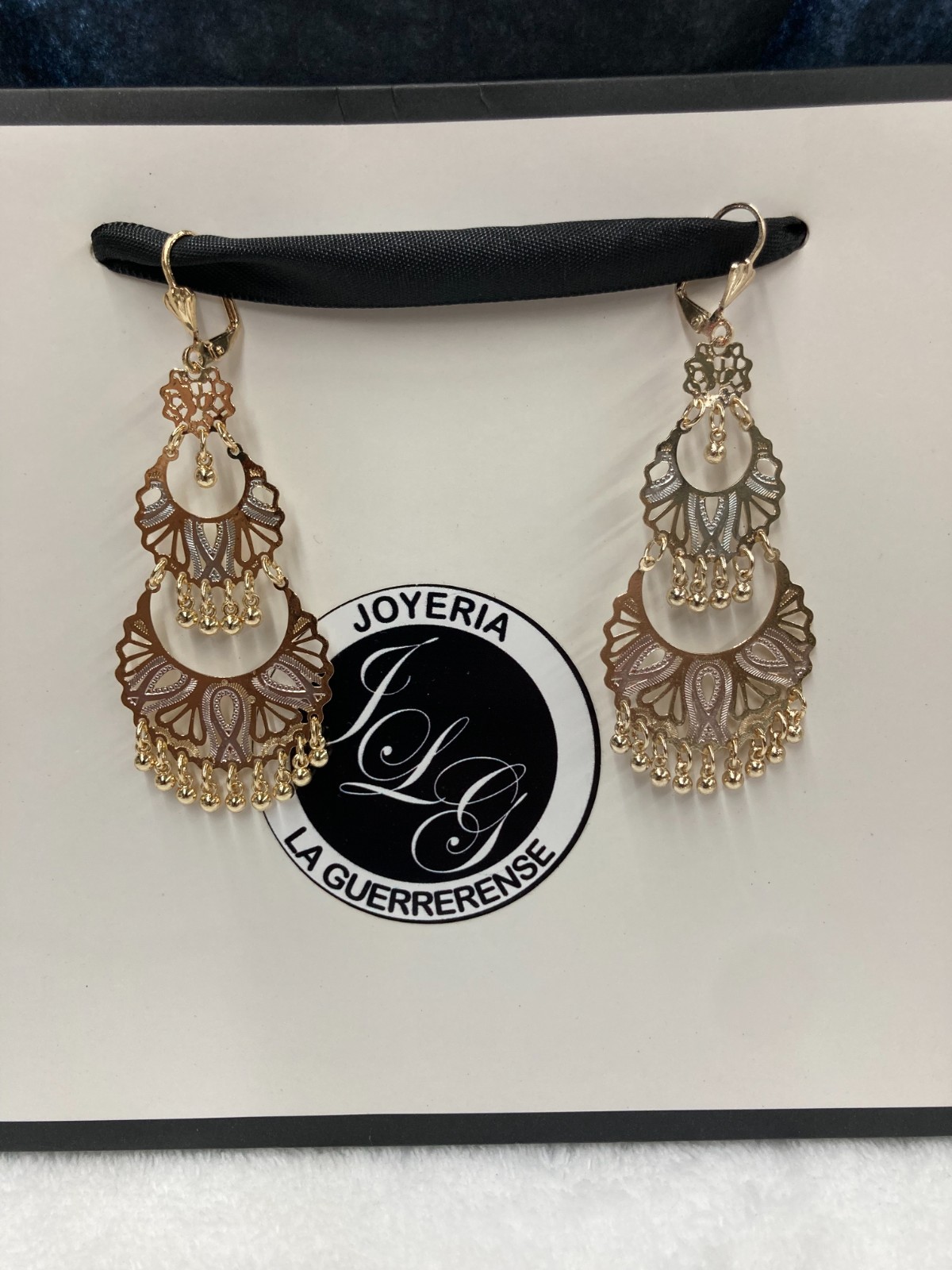Aretes de oro laminado para mujer