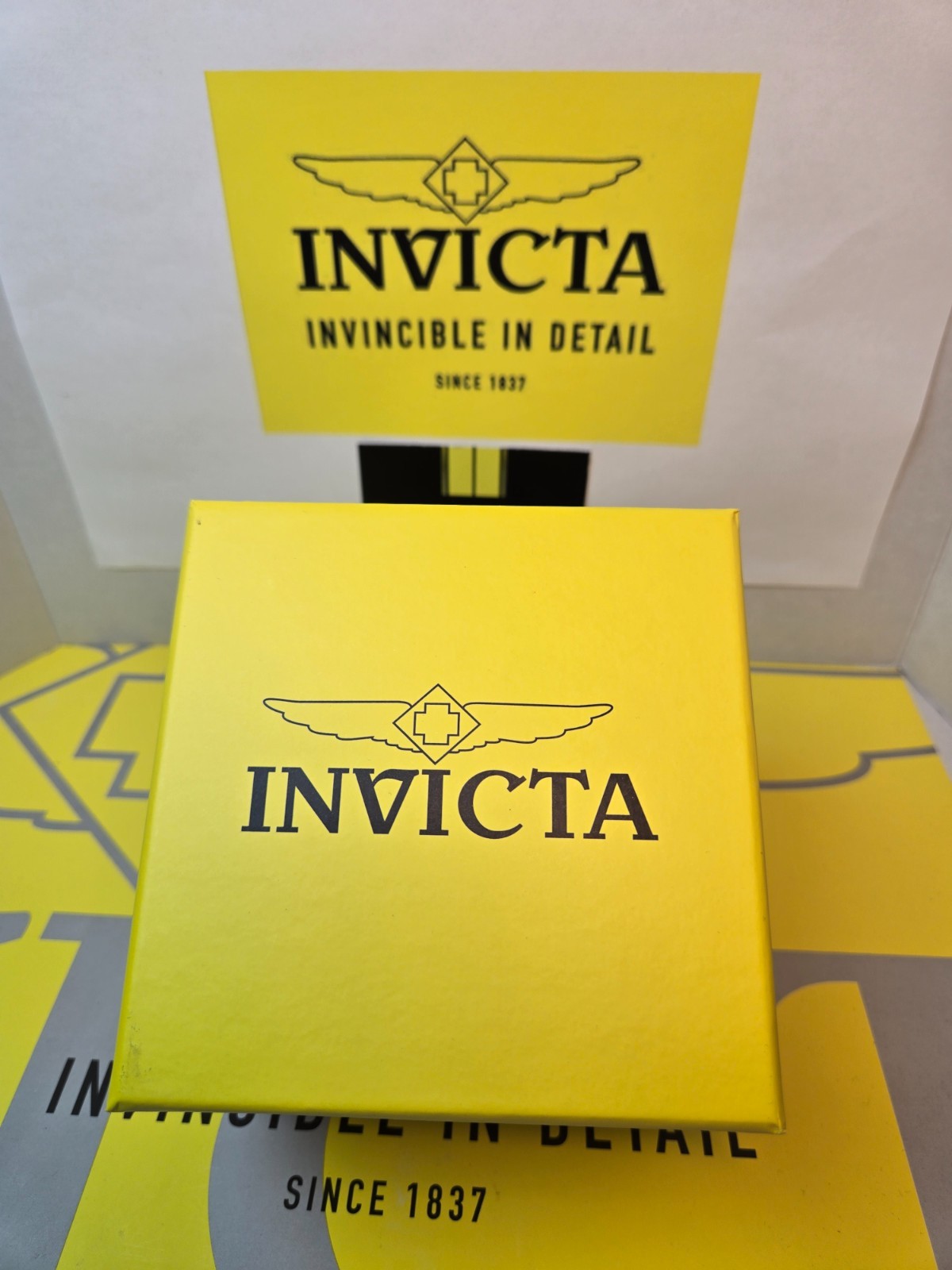 Invicta Racing Cyclone Men’s Watch 48.5 mm Smoke Gray /White Silicone Band- NEW!