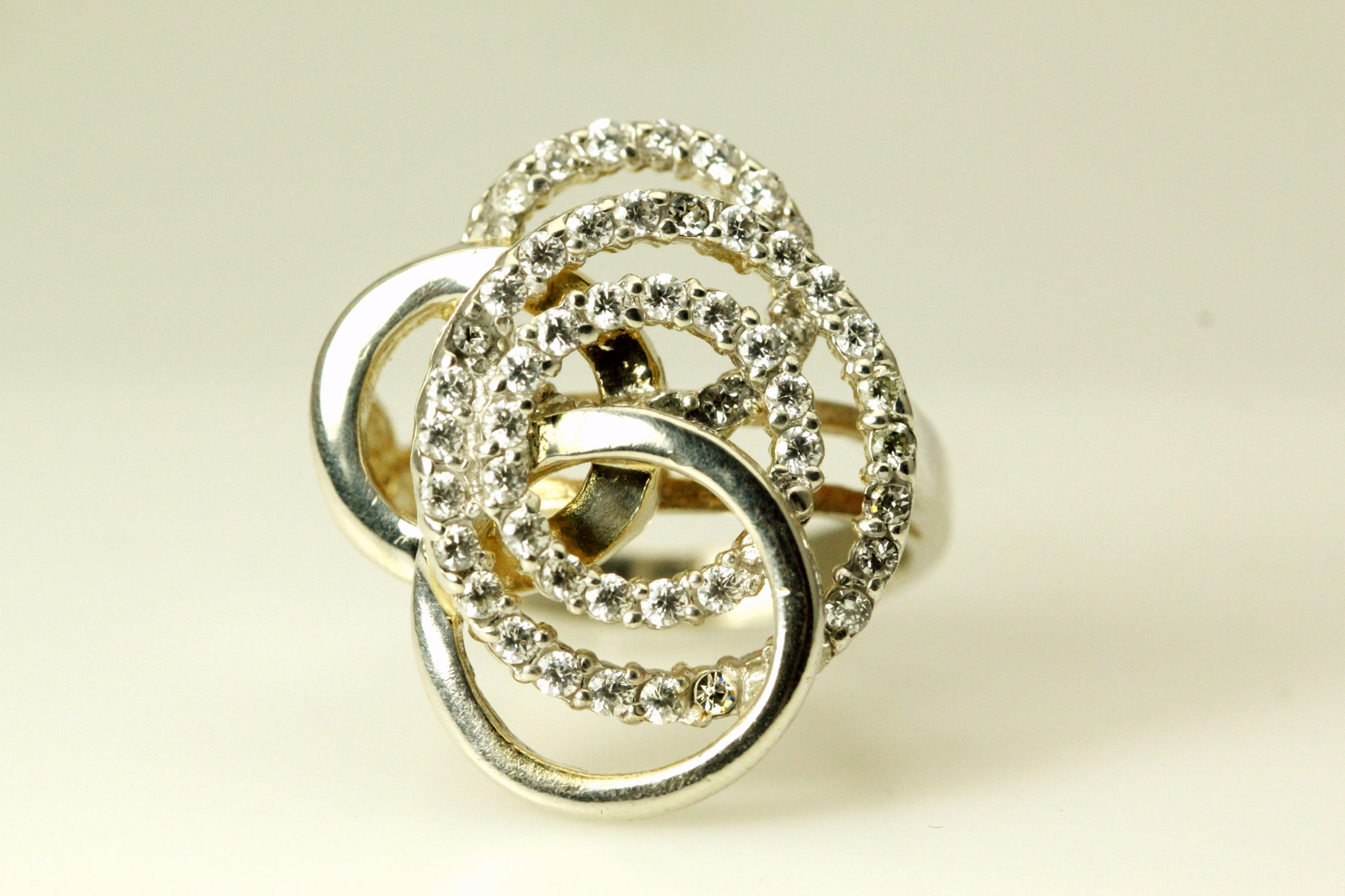 925 Sterling Silver Cubic Zirconia Swirls Size 8.25 Ring 9.3 Grams (RIN7027)
