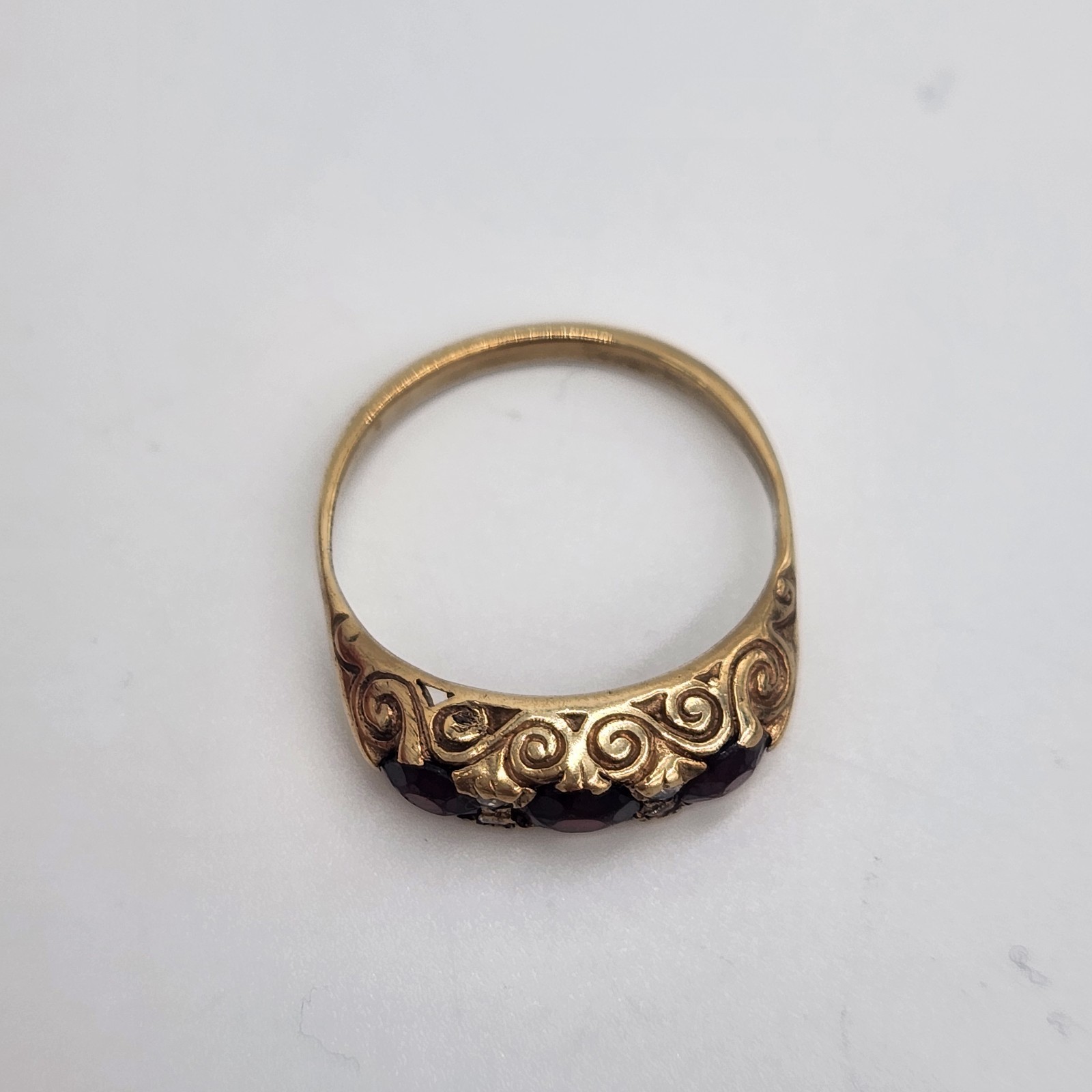 Vintage 9ct Yellow Gold 3 Stone Garnet Gypsy Ring, Size O 1/2 3 Grams