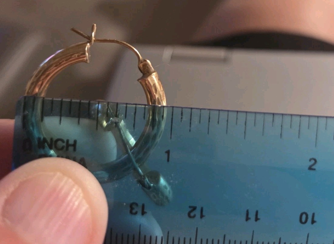 Pure 10k Yellow Gold Diamond Cut Hoop Earrings 2.17 G Hollow Beautiful Vintage