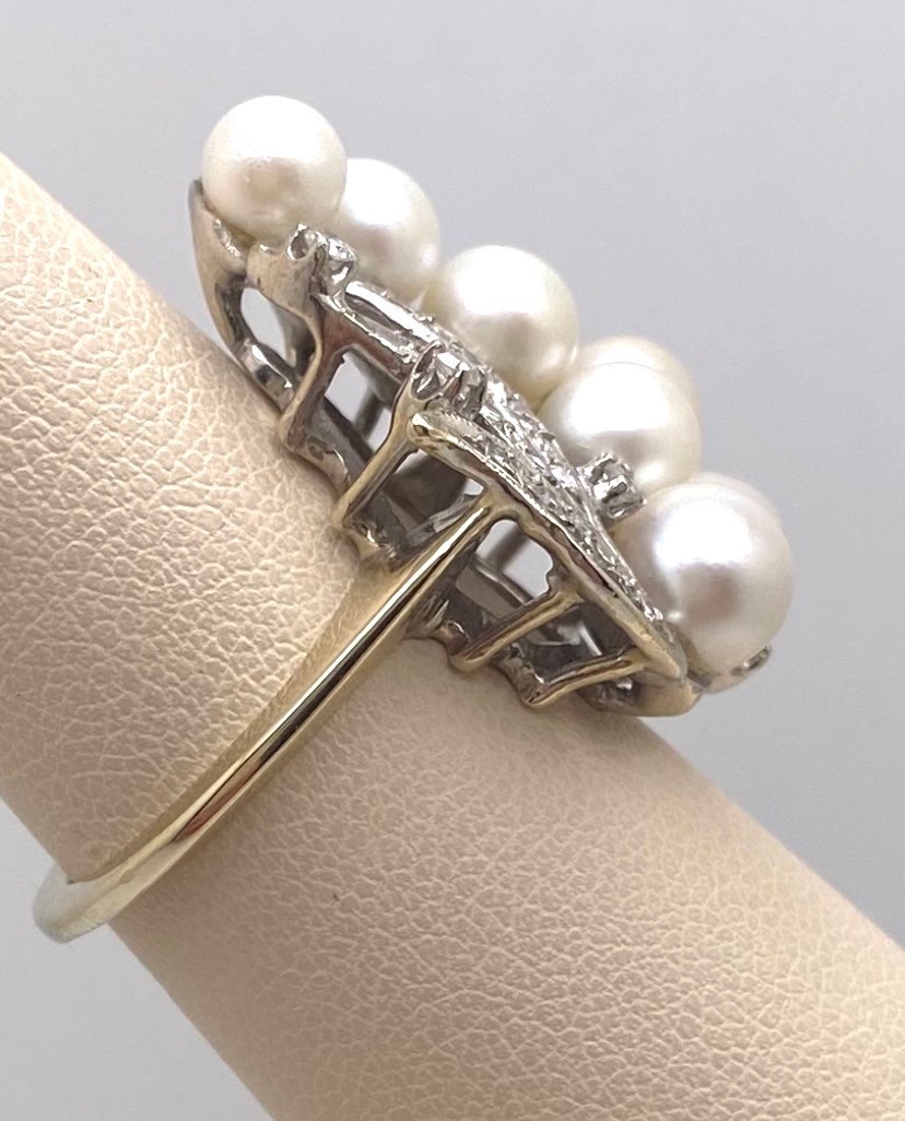 Vintage 14kt White Gold Pearl and Diamond Ring 8.8 grams Size 7