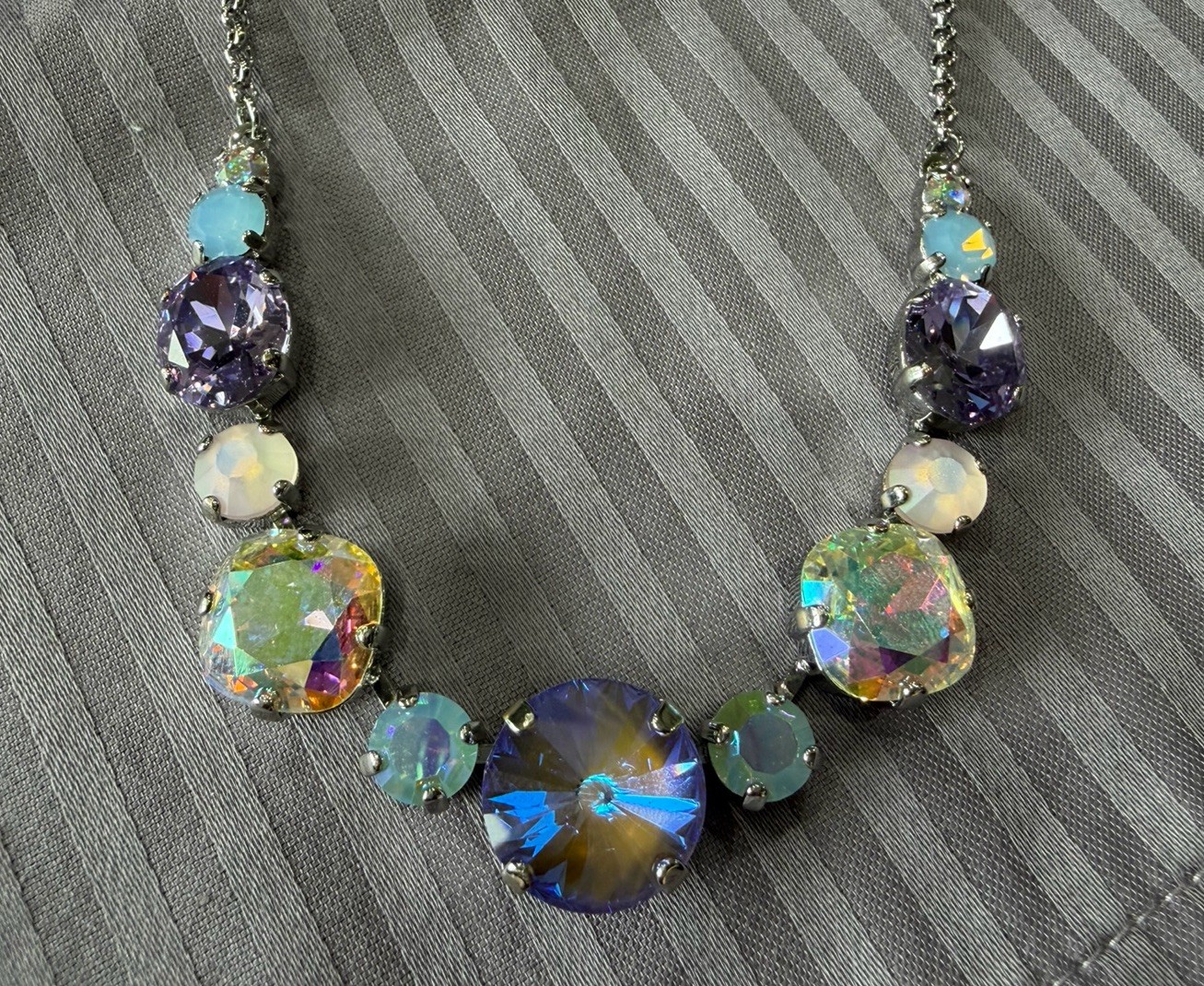 Sorrelli Silver Tone Multicolor Crystal Statement Chain Necklace EUC
