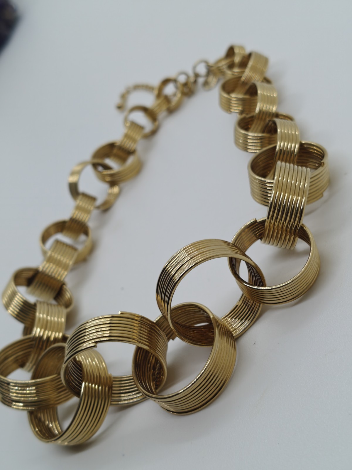 Gold Tone Spring Hoop Necklace 20 Cm Adjustable To Longer 24 Cm
