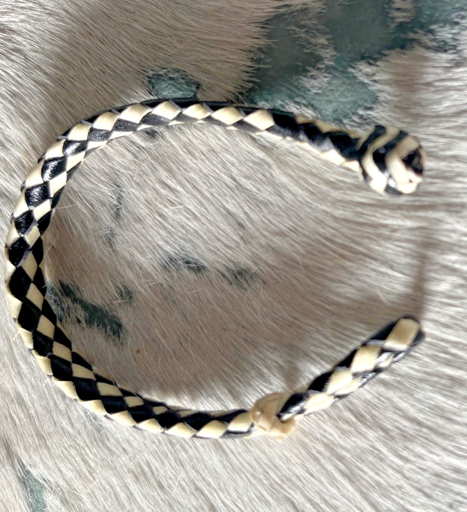 Western Mens Bracelet 7 7/8 x 3/8 in Flat Braid Leather Knot Cowgirl Blk White