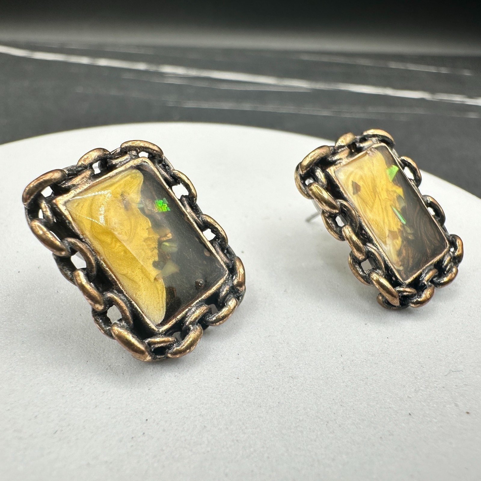 Vintage Chain-link border Frame Rectangular Resin Stud Earrings Gold Tone