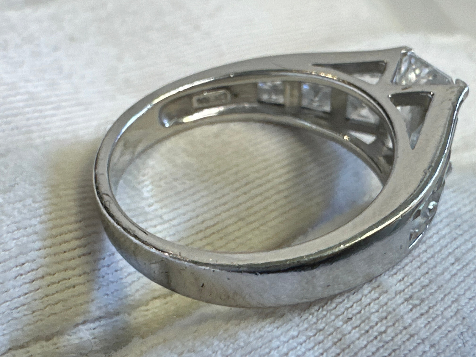 Sterling Silver Ring 5.67g Fine Jewelry Sz 9.25 Band Clear Stones