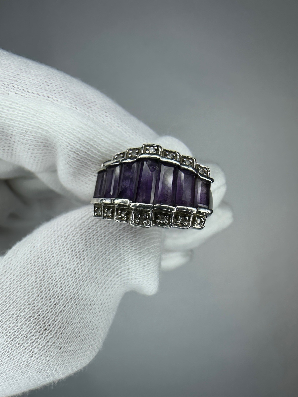 Sterling Silver Amethyst 3 ct t.w. (total weight) Arch / Bridge Ring Diamond