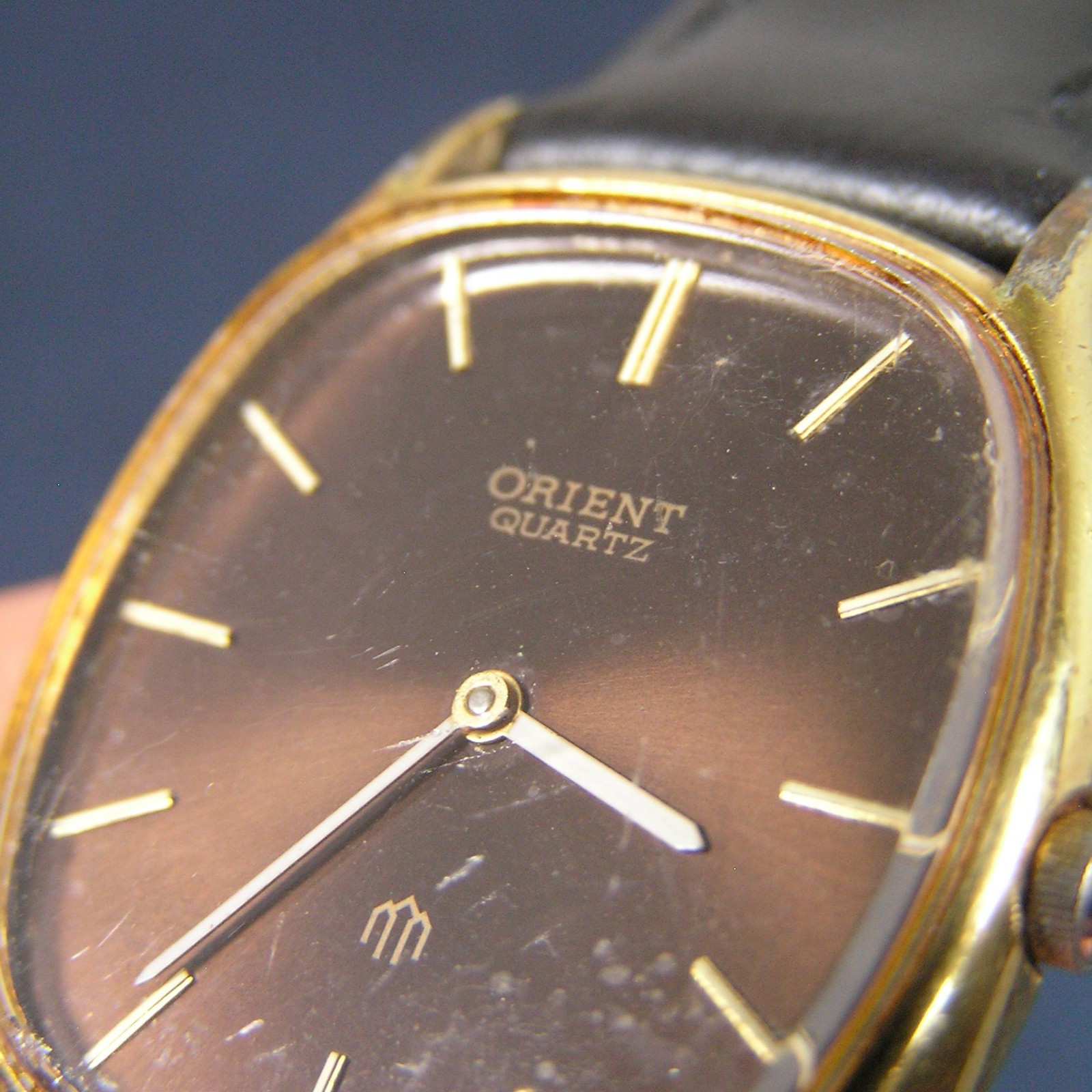 80s ORIENT QUARTZ I050427 Gold Plated Vintage Dress Watch Japan Imported