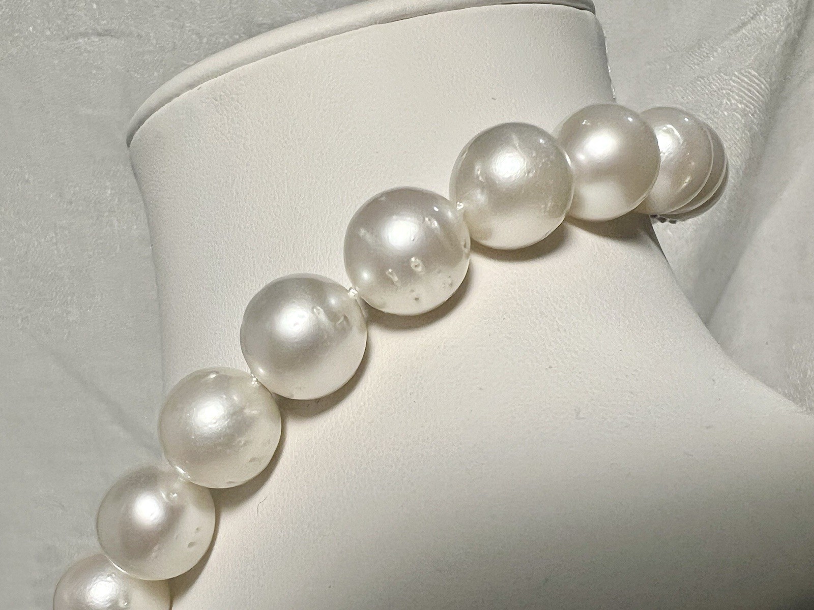AUTHENTIC 18” Graduated White South Sea Saltwater Pearl 12-15.4mm Necklace