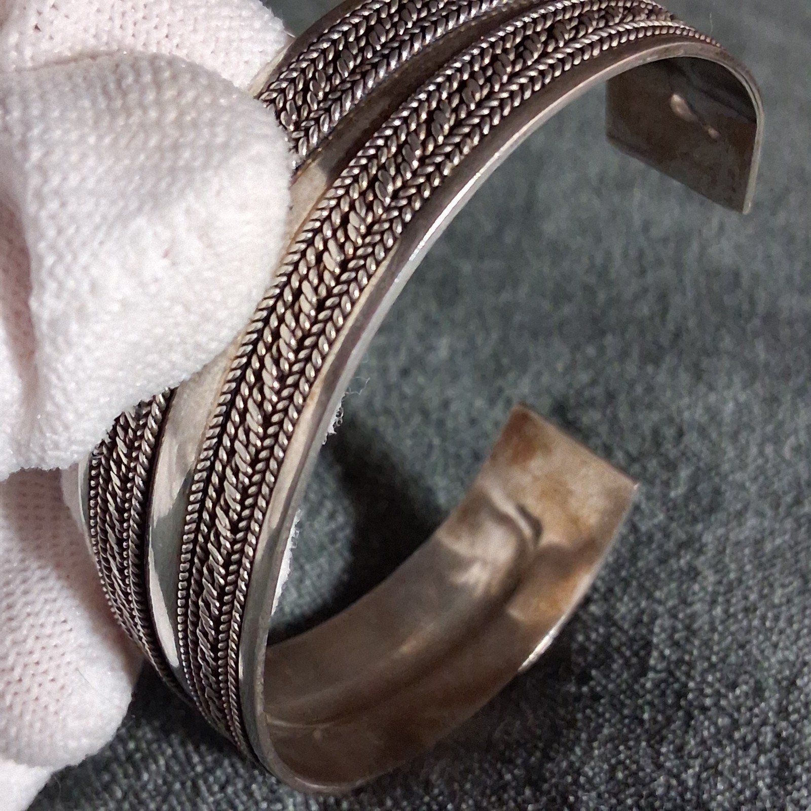 Vintage Artisan-style Cuff Bracelet – Braided Rope & Smooth Band Design