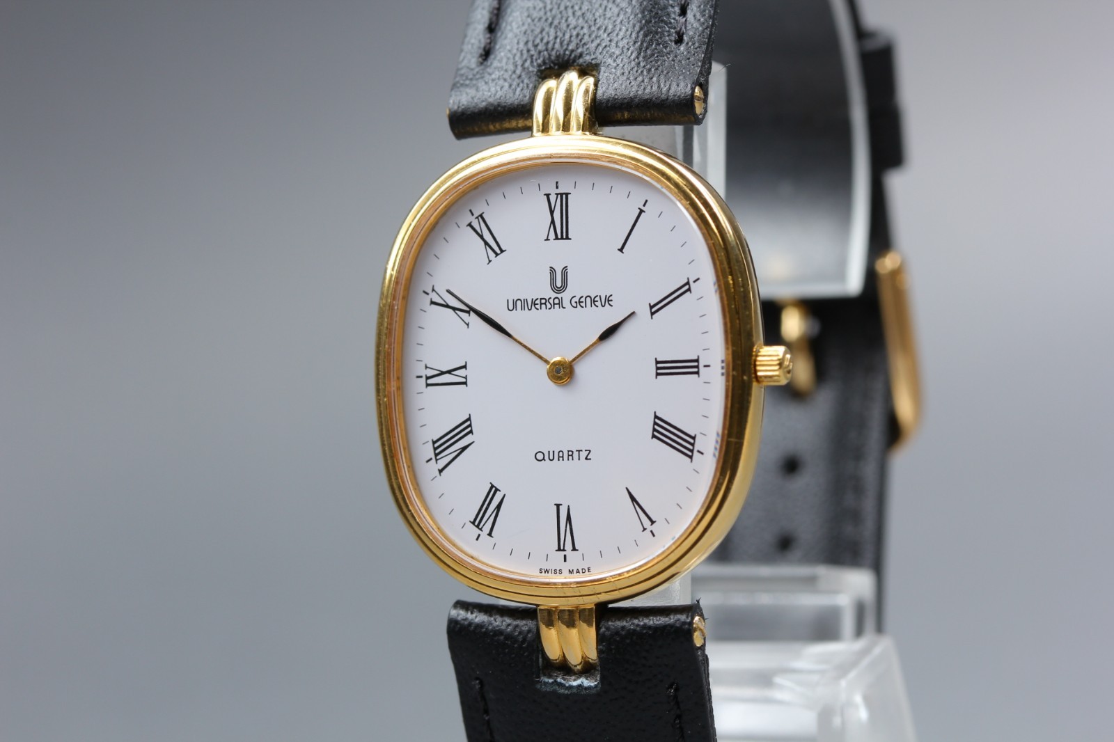 [N MINT] Vintage UNIVERSAL GENEVE 533.112 Gold Roman Oval Quartz Mens 27mm Watch