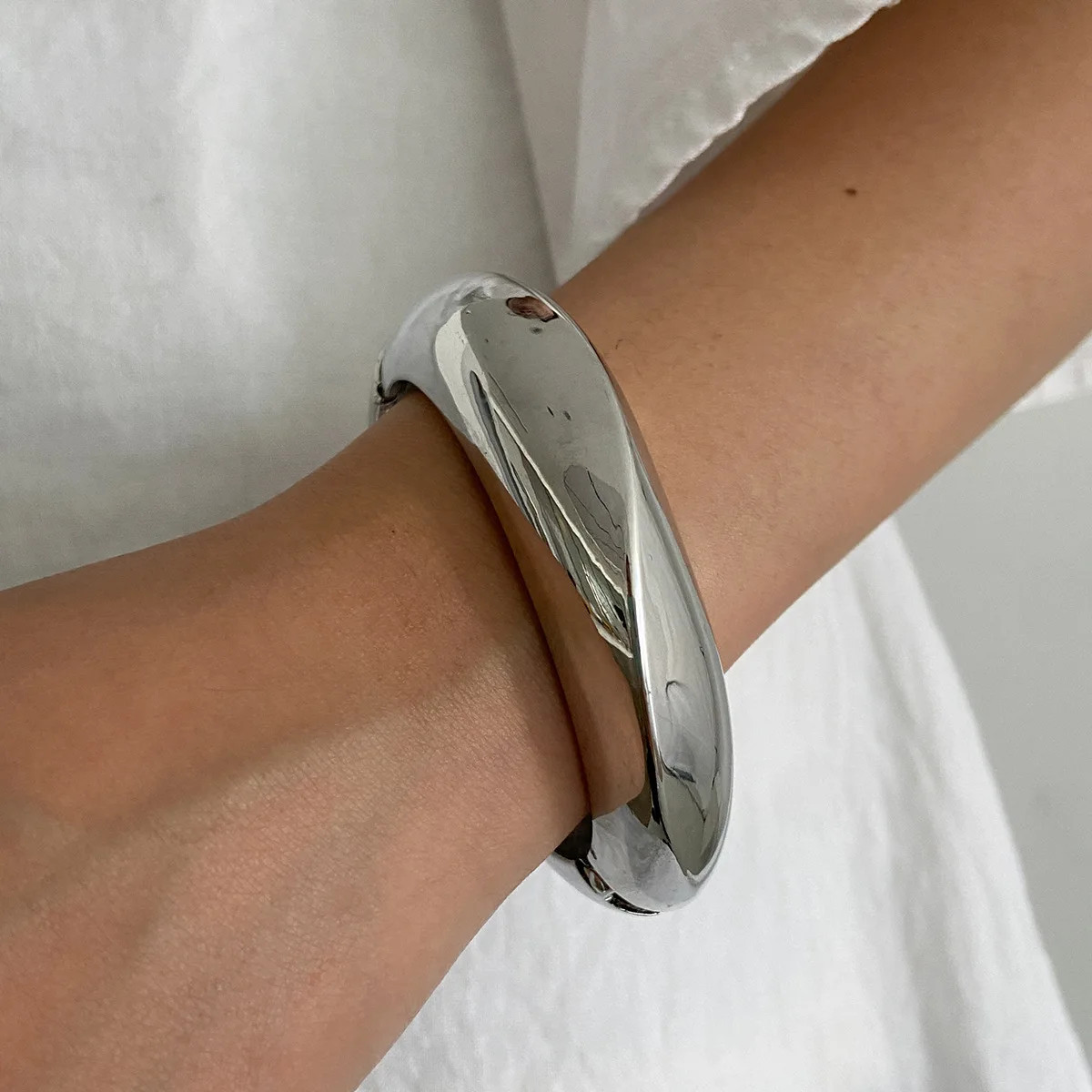 Acrylic Resin Cuff Bangle Women Silver Tone Geometric Round Layered Jewelry