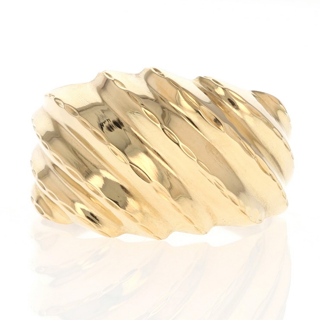 13.4mm Diamond-Cut Ribbed Dome Ring 18k Yellow Gold 6.44 Grams Size 7.75