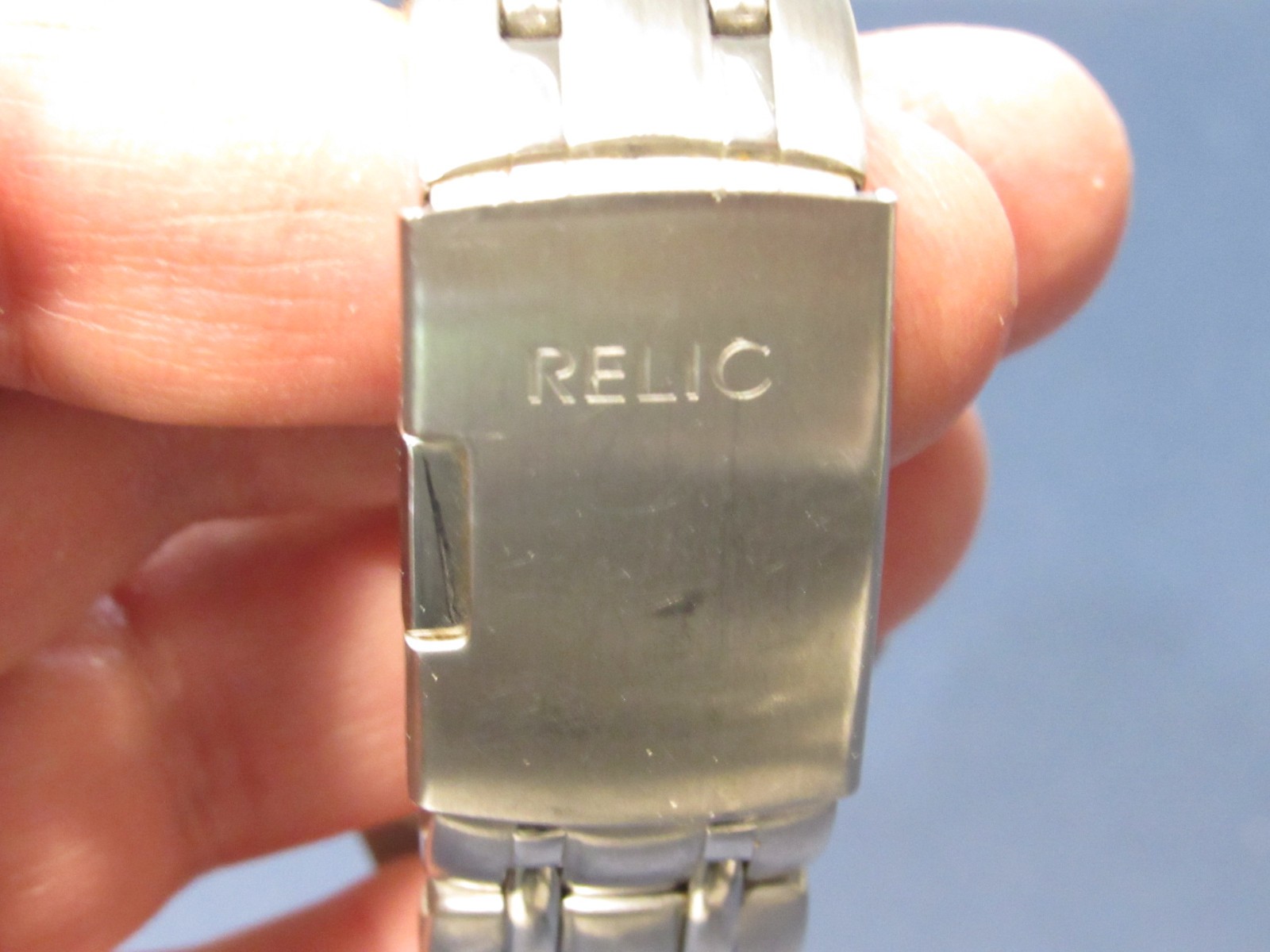 Relic Wet Men’s 50 Meter / 165 Feet Stainless Steel Silver/ Gray 39mm Watch
