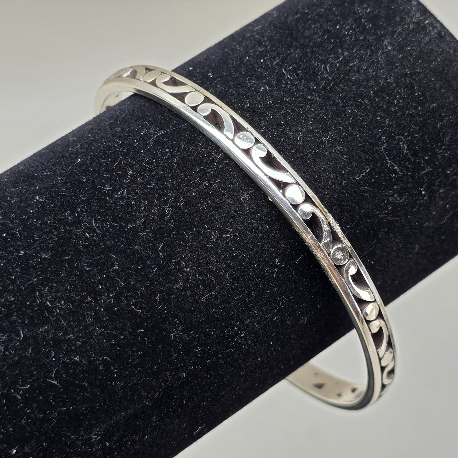Brighton Bangle Bracelet Silver Tone Openwork Scroll With Pouch