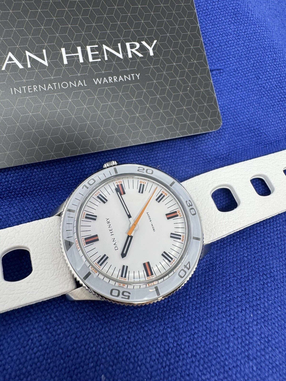 Dan Henry White 1975 Skin Diver 39mm Watch