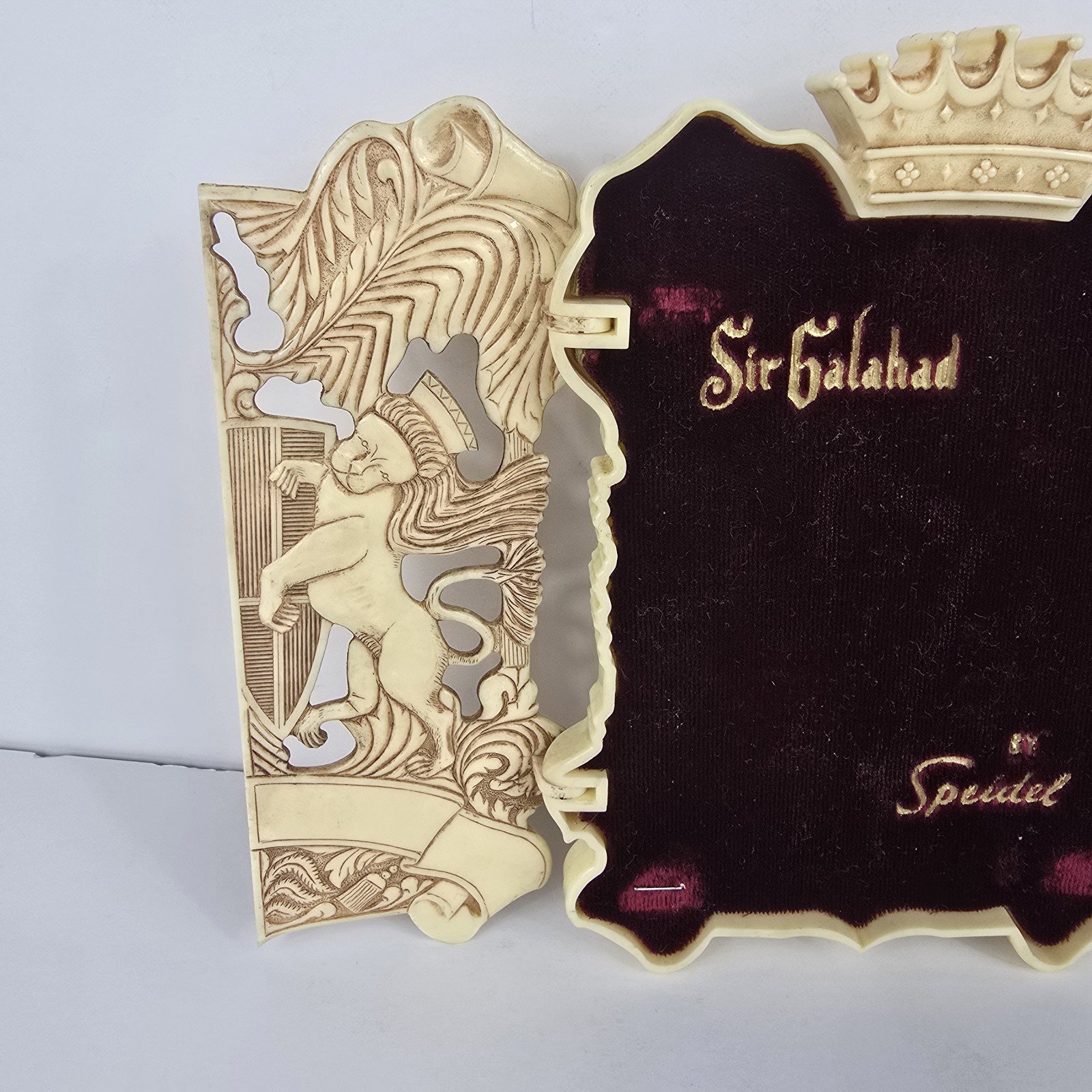 RARE Vtg Speidel Celluloid Sir Galahad Watch Presentation Box Braun Crystal 6.5