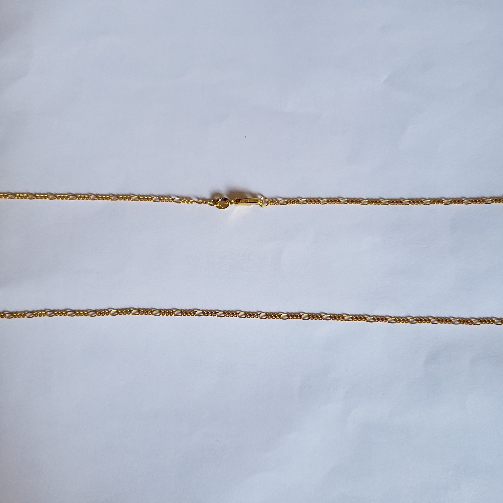 Closeout Sale Stamped 18K GF Yellow Gold P 2mm Figaro Chain Necklace 22″ Pretty